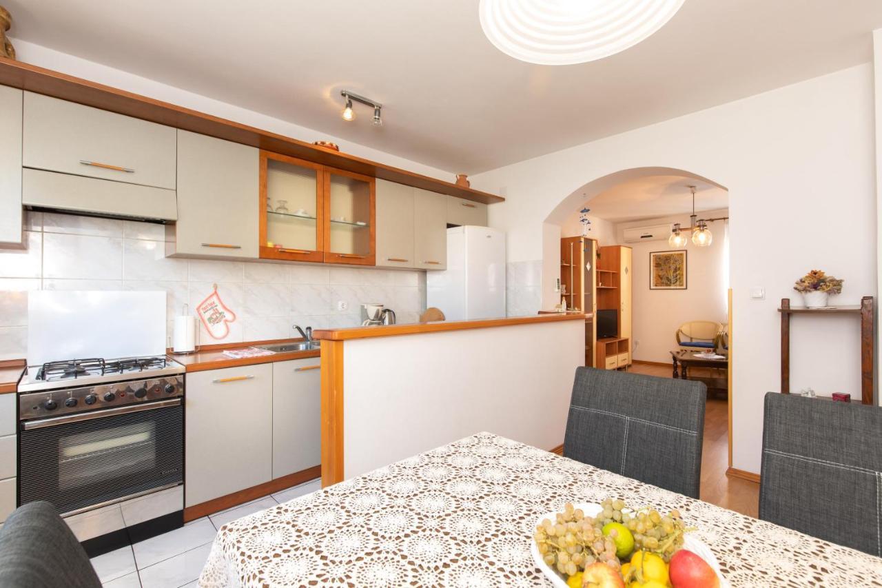 קרק 2-Bedroom Krk Apartment - Near Krk Beaches & Town! מראה חיצוני תמונה